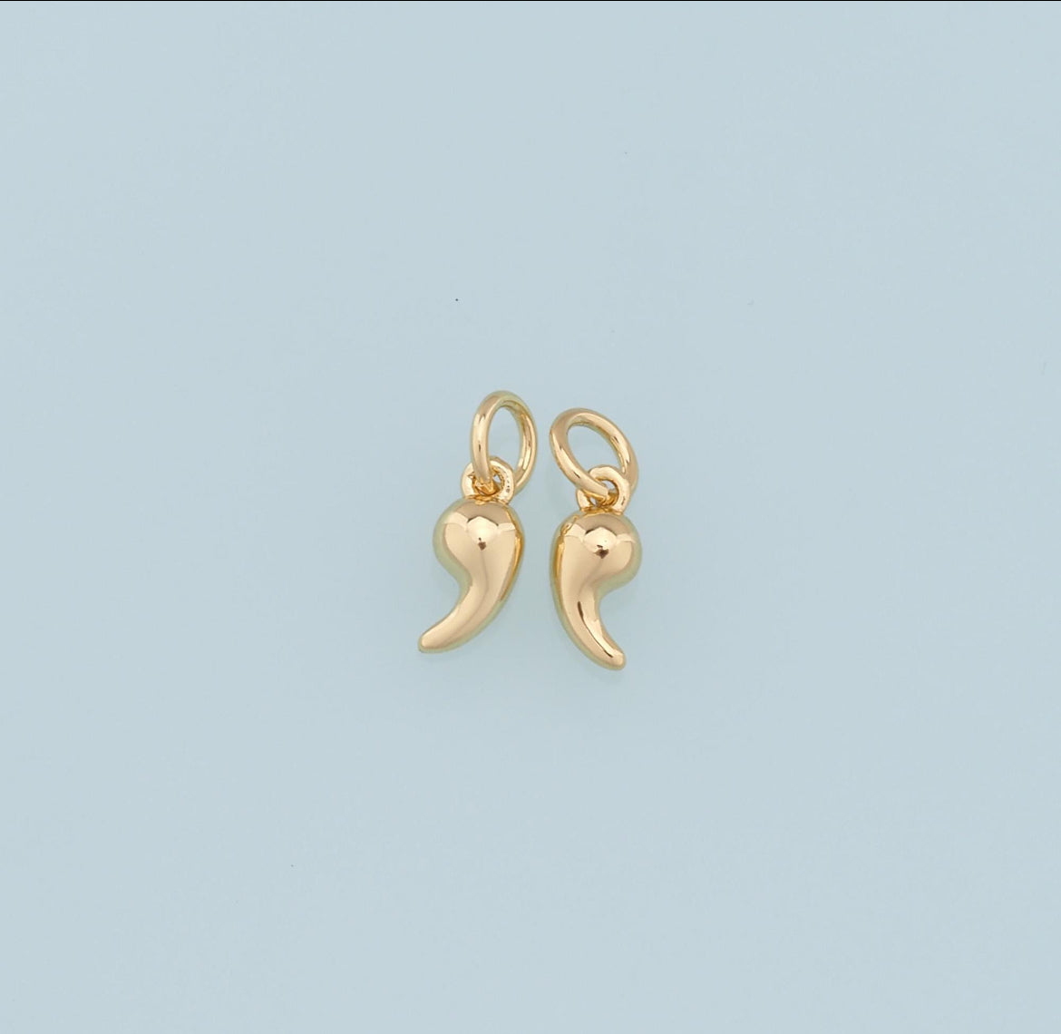 Comma Charm